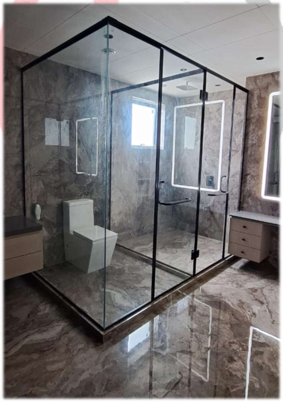 Slim Washroom Partition